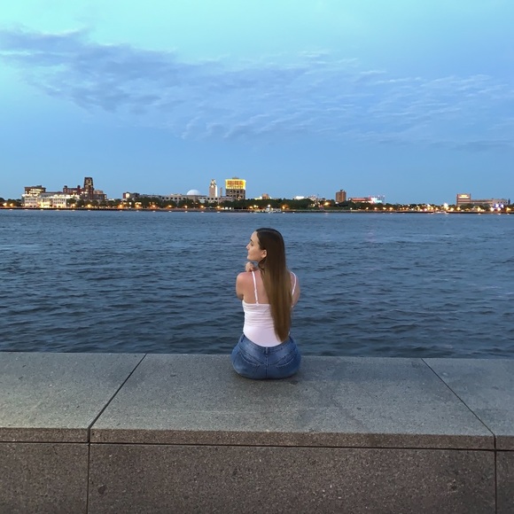 Meet your Posher, Gia - Picture 1 of 1